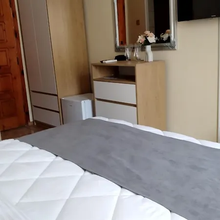 Victoria Family Hotell 2*